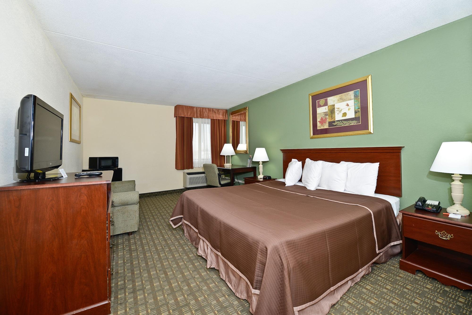 Howard Johnson By Wyndham Newark Airport Экстерьер фото